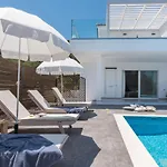 ヴィラ Maridenia - Family Escape With Private Pool, By Zantewize *