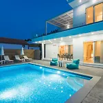 ヴィラ Maridenia - Family Escape With Private Pool, By Zantewize