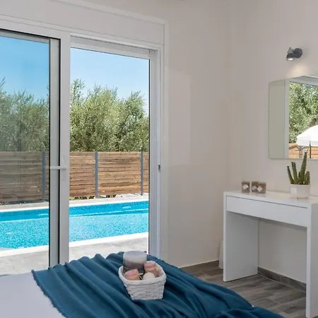 Maridenia - Family Escape With Private Pool, By Zantewize