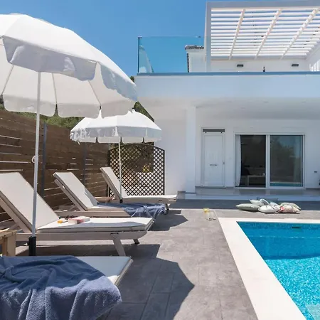 Вилла Maridenia - Family Escape With Private Pool, By Zantewize *