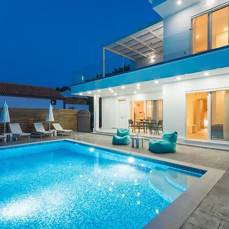 Вилла Maridenia - Family Escape With Private Pool, By Zantewize