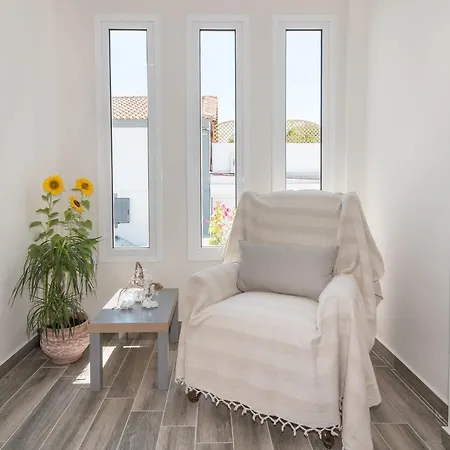 Maridenia - Family Escape With Private Pool, By Zantewize