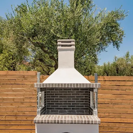 Maridenia - Family Escape With Private Pool, By Zantewize *