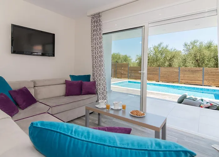 Villa Maridenia - Family Escape With Private Pool, By Zantewize *