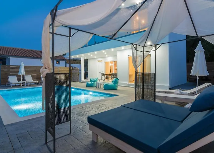 Maridenia - Family Escape With Private Pool, By Zantewize Villa *
