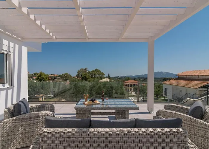 Vila Maridenia - Family Escape With Private Pool, By Zantewize