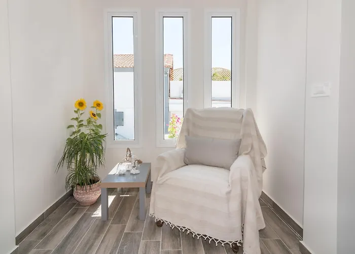 Maridenia - Family Escape With Private Pool, By Zantewize